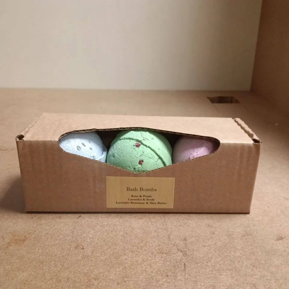 BOX OF APPROXIMATELY 10 ASSORTED BEAUTY PRODUCTRS INCLUDING 3X BATH BOMBS, 30X ALWAYS PADS AND A ROSE PETAL NATURAL SOAP BAR