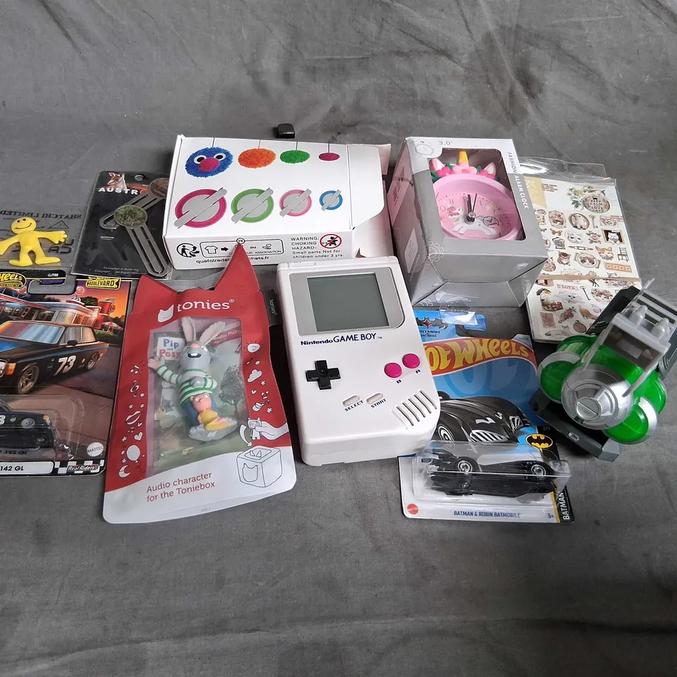 TOTE OF ASSORTED TOYS AND ACCESSORIES