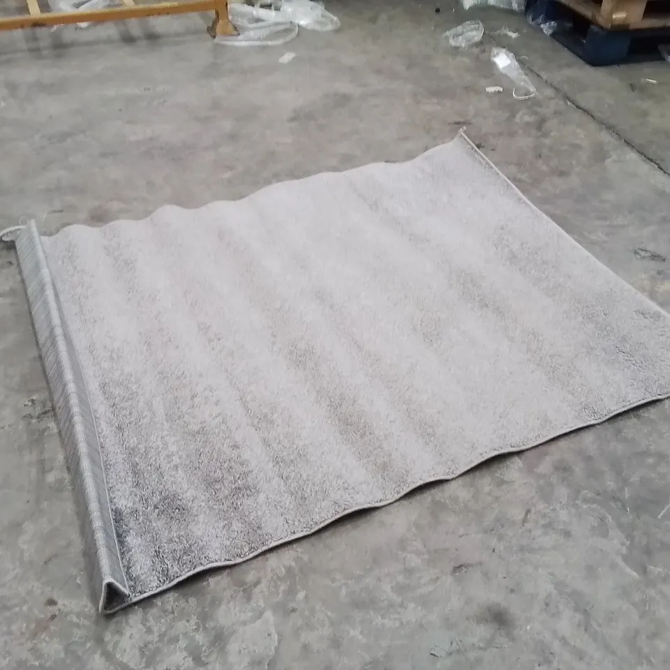 QUALITY DESIGNER AREA RUG - APPROXIMATELY 170X120CM