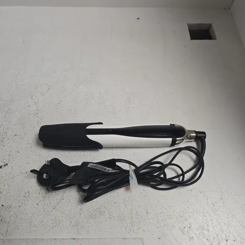 GHD PLATINUM HAIR STRAIGHTENER