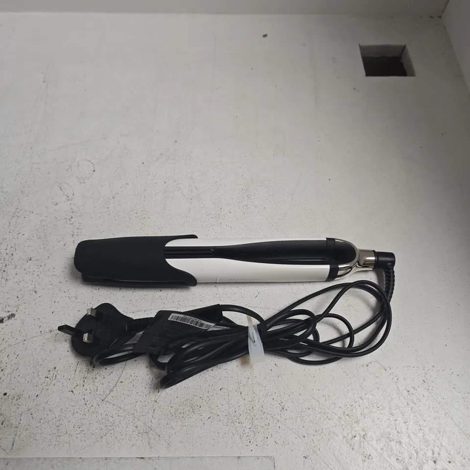 GHD PLATINUM HAIR STRAIGHTENER