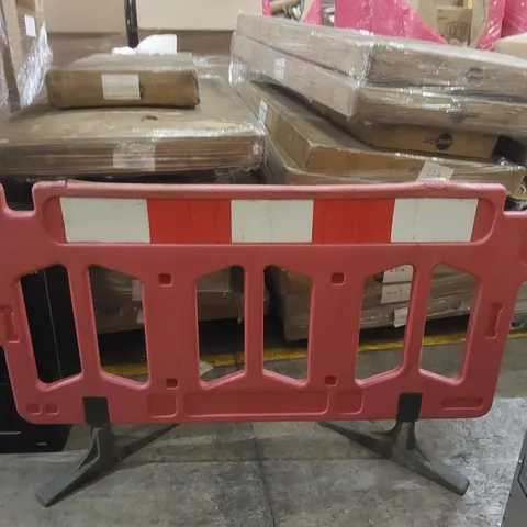 PLASTIC CROWD BARRIER 