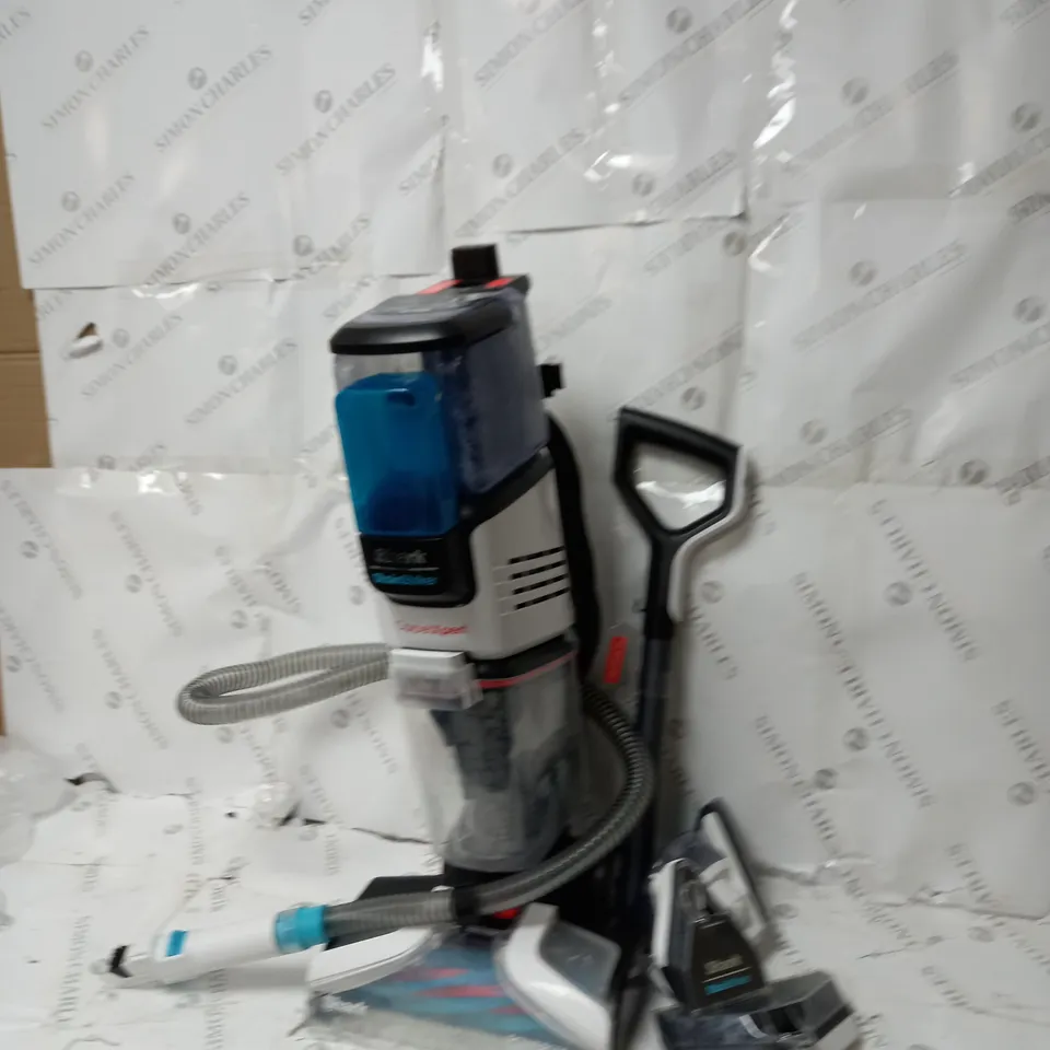 BOXED SHARK CARPET XPERT DEEP CARPET CLEANER & BUILT IN STAIN STRIKER EX200UK