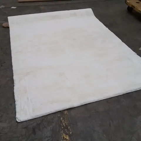 QUALITY DESIGNER AREA RUG - APPROXIMATELY 230X160CM