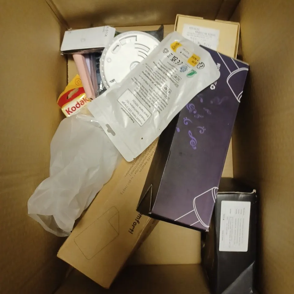 BOX OF APPROXIMATELY 10 ASSORTED ITEMS TO INCLUDE WIRELESS MICROPHONE, DISPOSABLE CAMERA, LED STRIP LIGHTS ETC