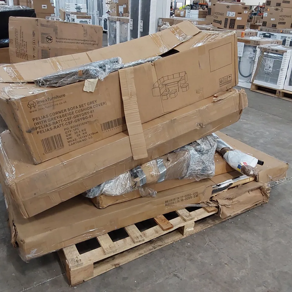 PALLET OF GARDEN FURNITURE PARTS
