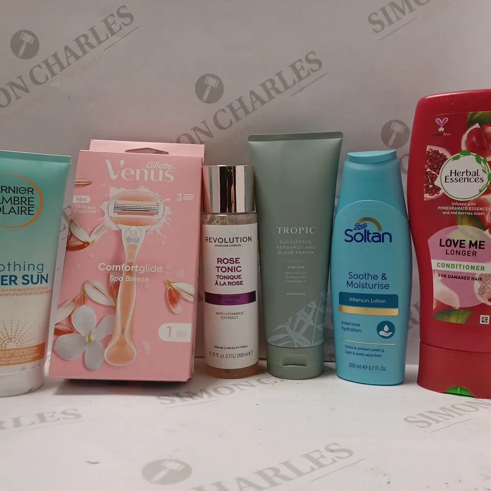 BOX OF APPROX 20 ASSORTED HEALTH AND BEAUTY ITEMS TO INCLUDE -BOOTS SOLTAN SOOTHE & MOISTURISE - GILLETTE COMFORT GLIDE SPA BREEZE RAZOR - REVOLUTION ROSE TONIC RESTORING TONIC ECT