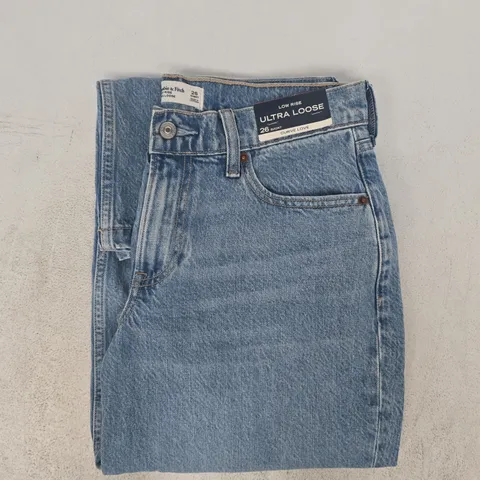 ABERCROMBIE & FITCH LOW RISE ULTRA LOOSE JEANS IN BLUE SIZE 26 SHORT