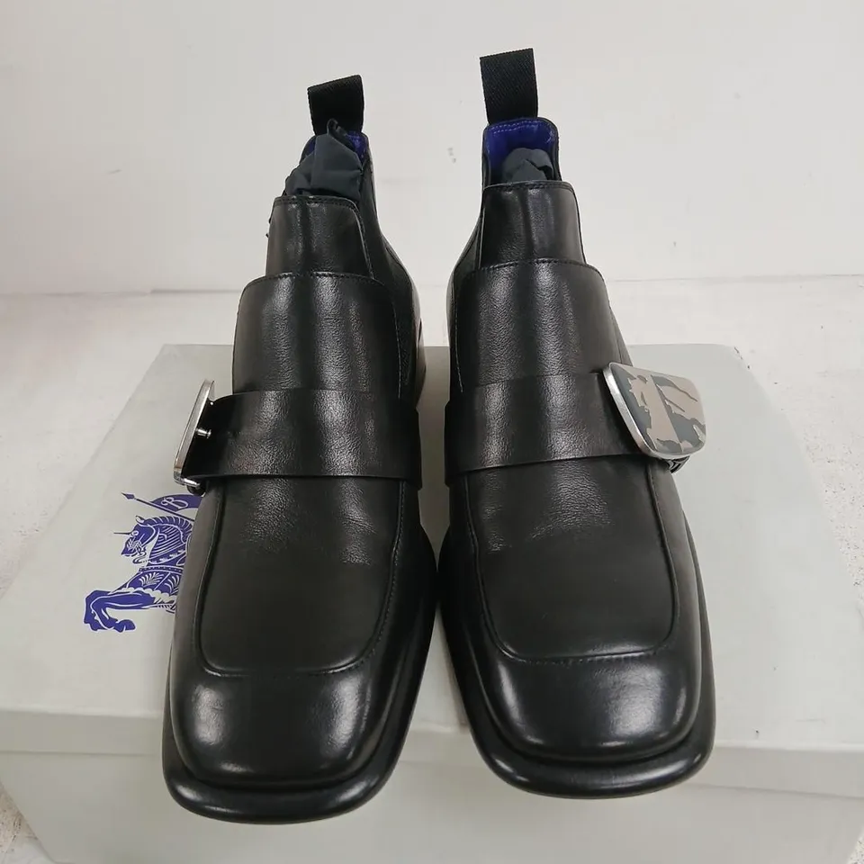 BURBERRY LEATHER CHELSEA BOOTS, BLACK, UK 8 (EU 42)