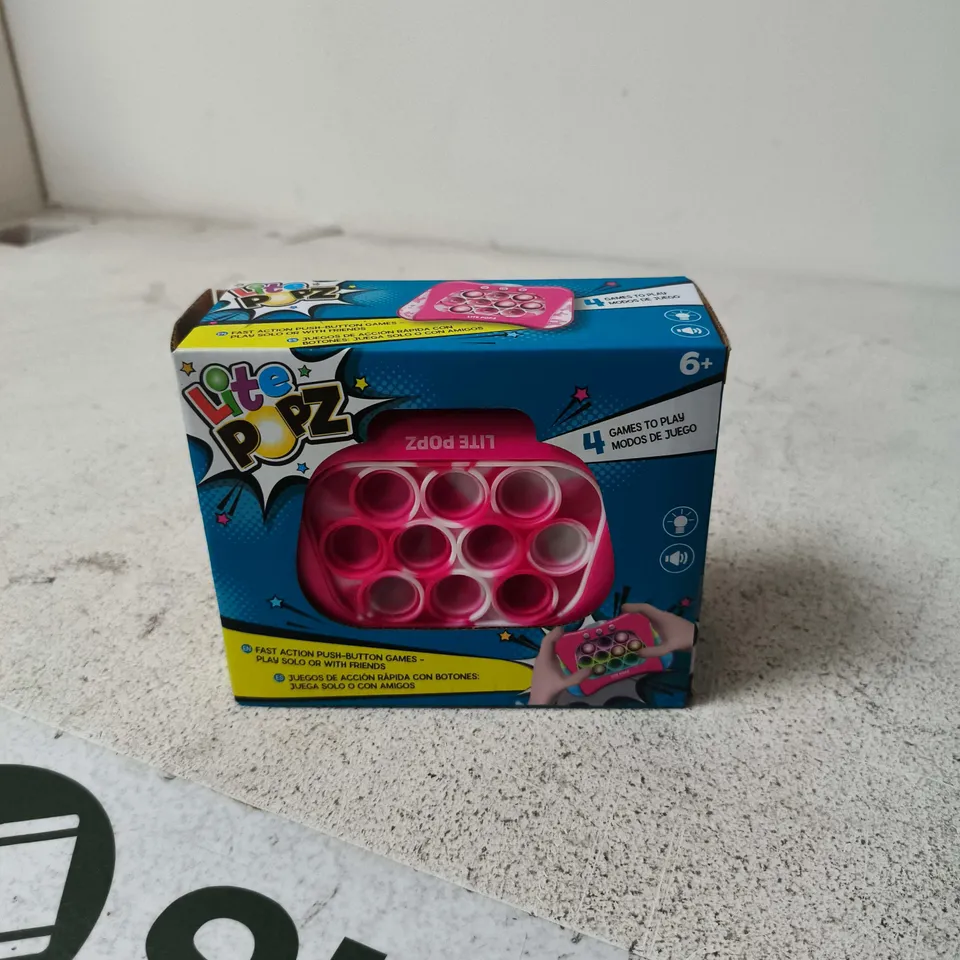 BOX OF APPROXIMATELY 12 ASSORTED TOYS INCLUDING ACTION ROBOT AND LITE POPZ 