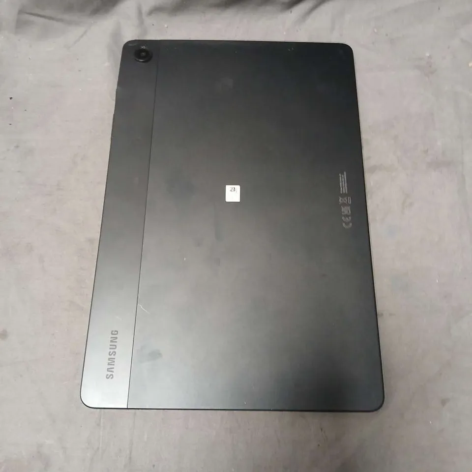 SAMSUNG GALAXY TABLET SM-X216B 128GB – BLACK (CRACKED FRONT SCREEN)