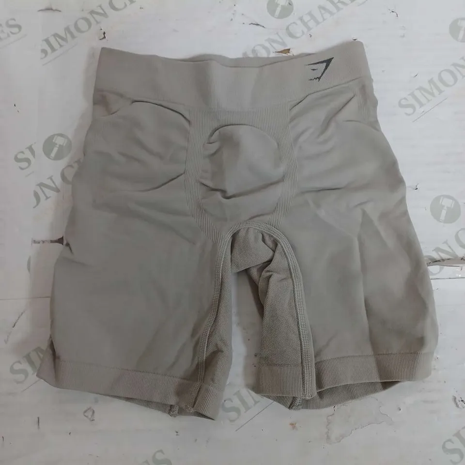 GYMSHARK LIGHT GREY STRECH SHORTS - XS