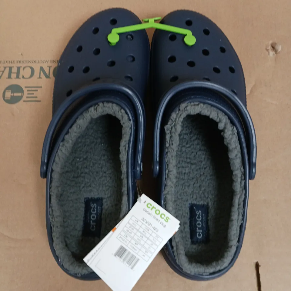 PAIR OF CROCS CLASSIC LINED CLOGS IN NAVY - UK M12