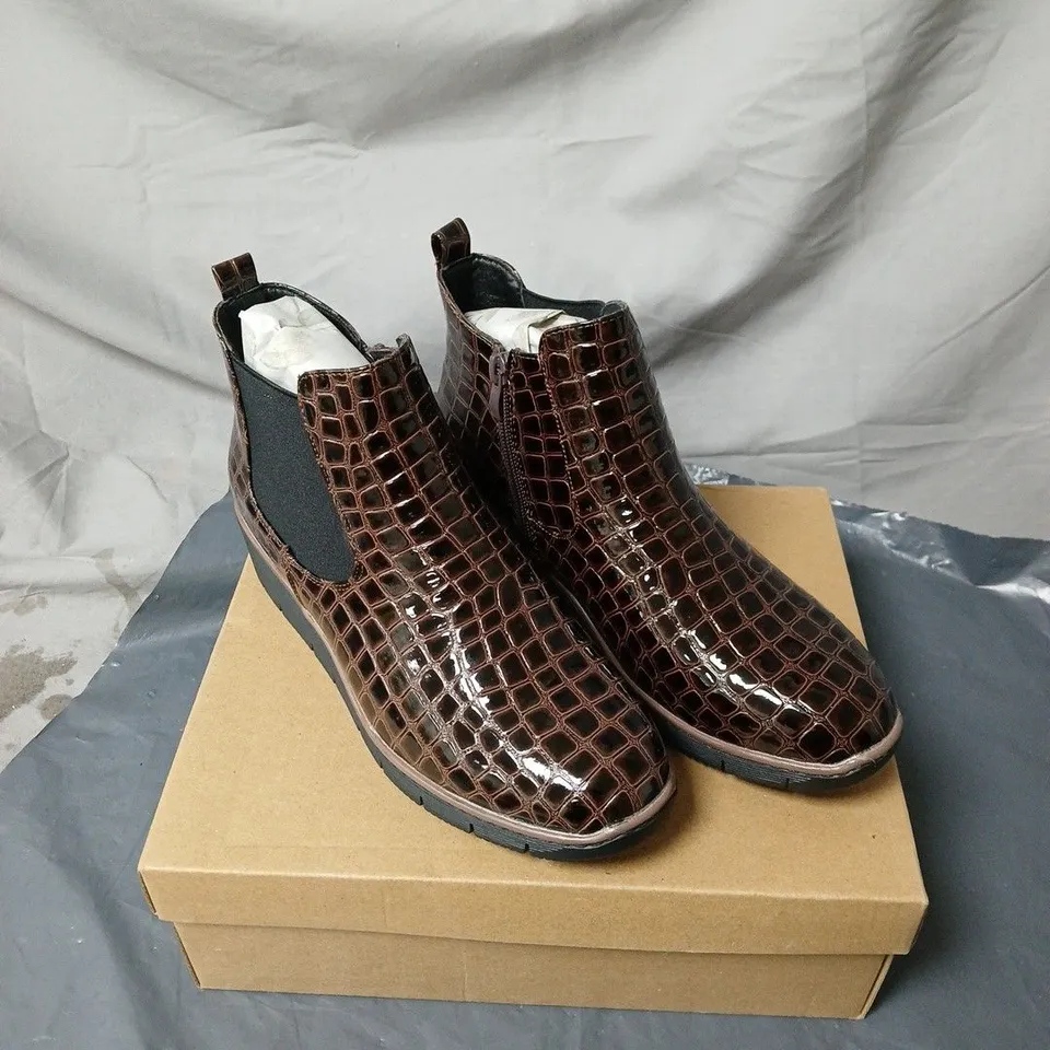 JO AND JOE WALNUT DARK BROWN BOOTS SIZE 7 BOXED