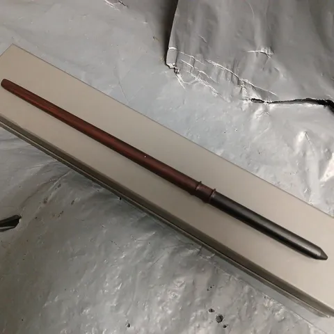 BOXED HARRY POTTER THEMED WAND