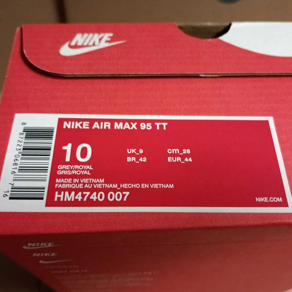 BOXED PAIR OF NIKE AIR MAX 95 TT TRAINERS – MEN'S UK 9