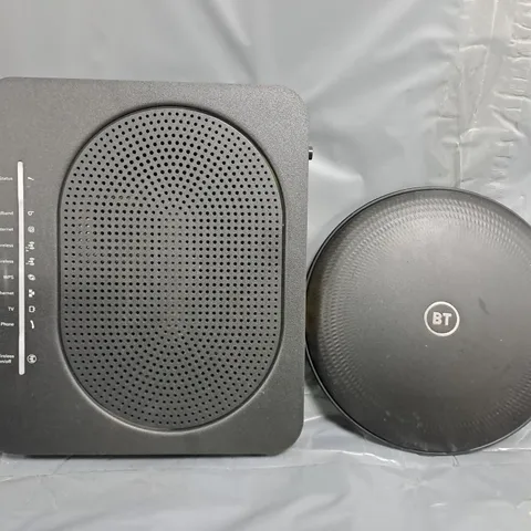 APPROXIMATELY 10 ASSORTED ELECTRICAL ITEMS TO INCLUDE VARIOUS CABLES, WI-FI ROUTERS, ETC