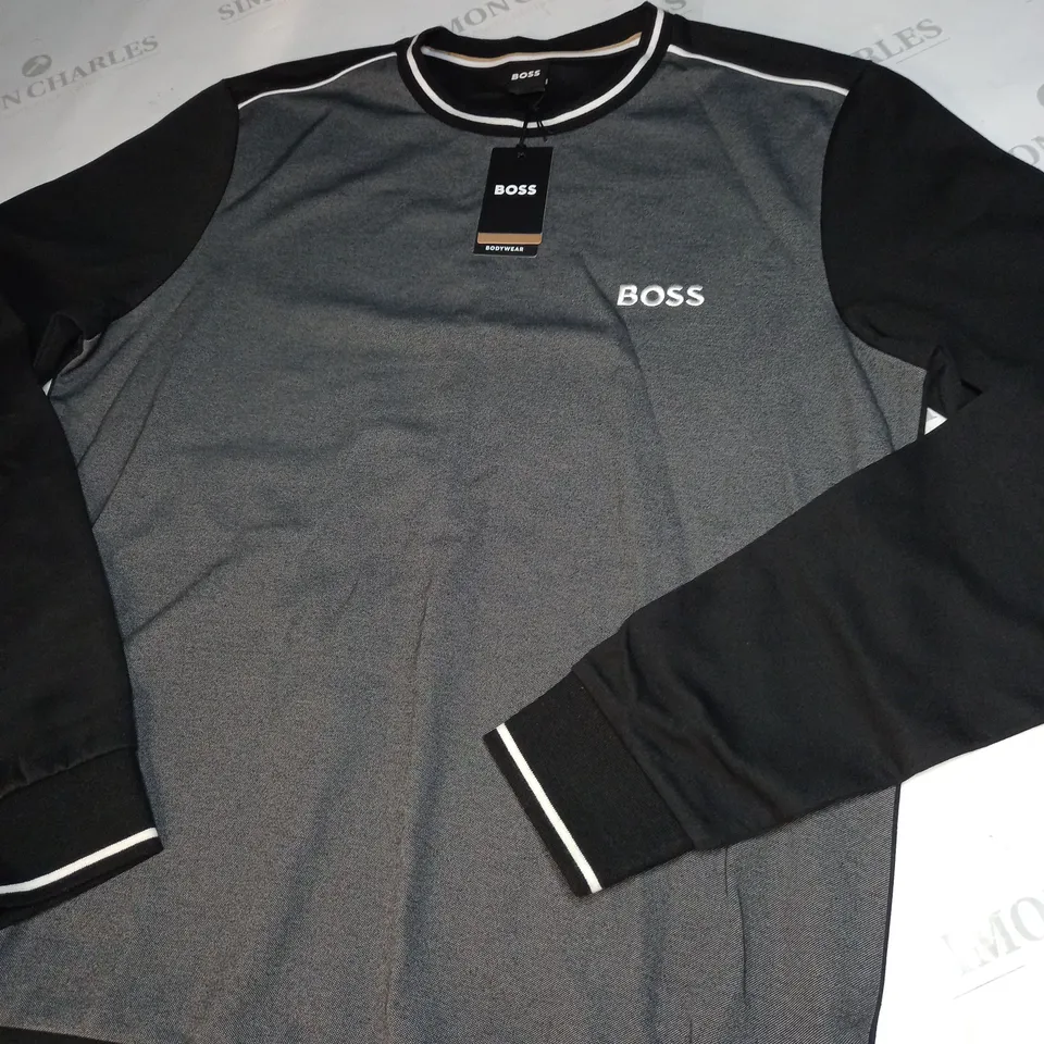 HUGO BOSS LONG SLEEVED SWEATSHIRT SIZE S