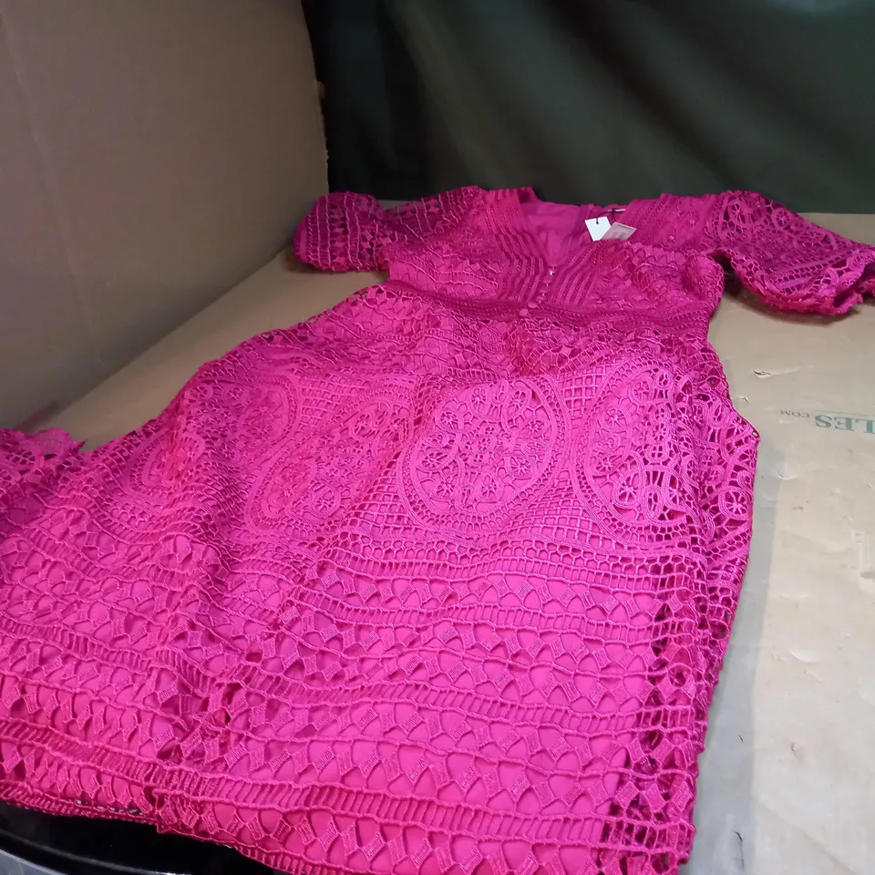 PREMIUM LACE U NECK MAXI DRESS - SIZE 12