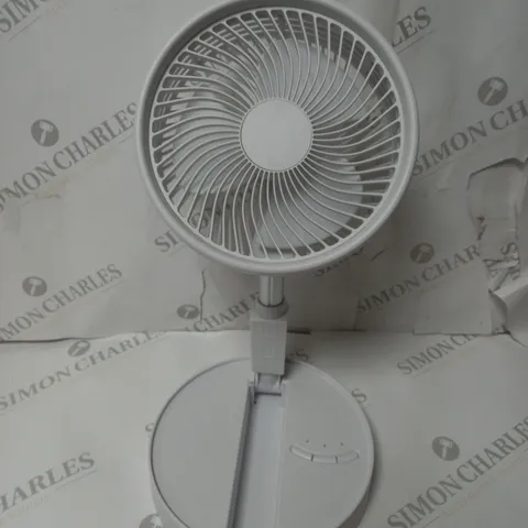 PORTABLE USB WIRELESS FAN IN WHITE