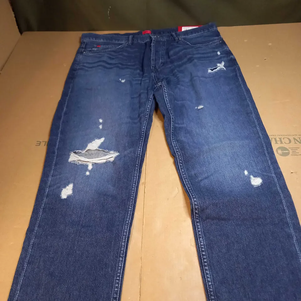 MENS HUGO BOSS WASHED DENIM JEANS SIZE 34