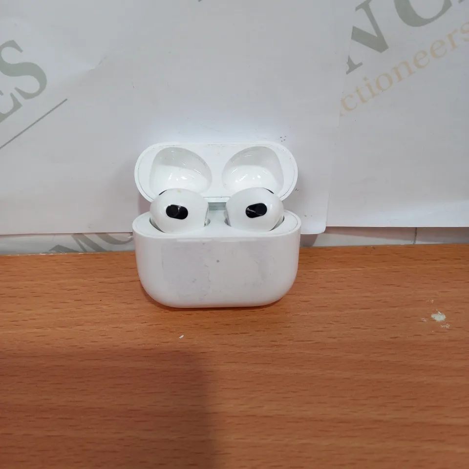 APPLE AIRPOD 3RD GENERATION