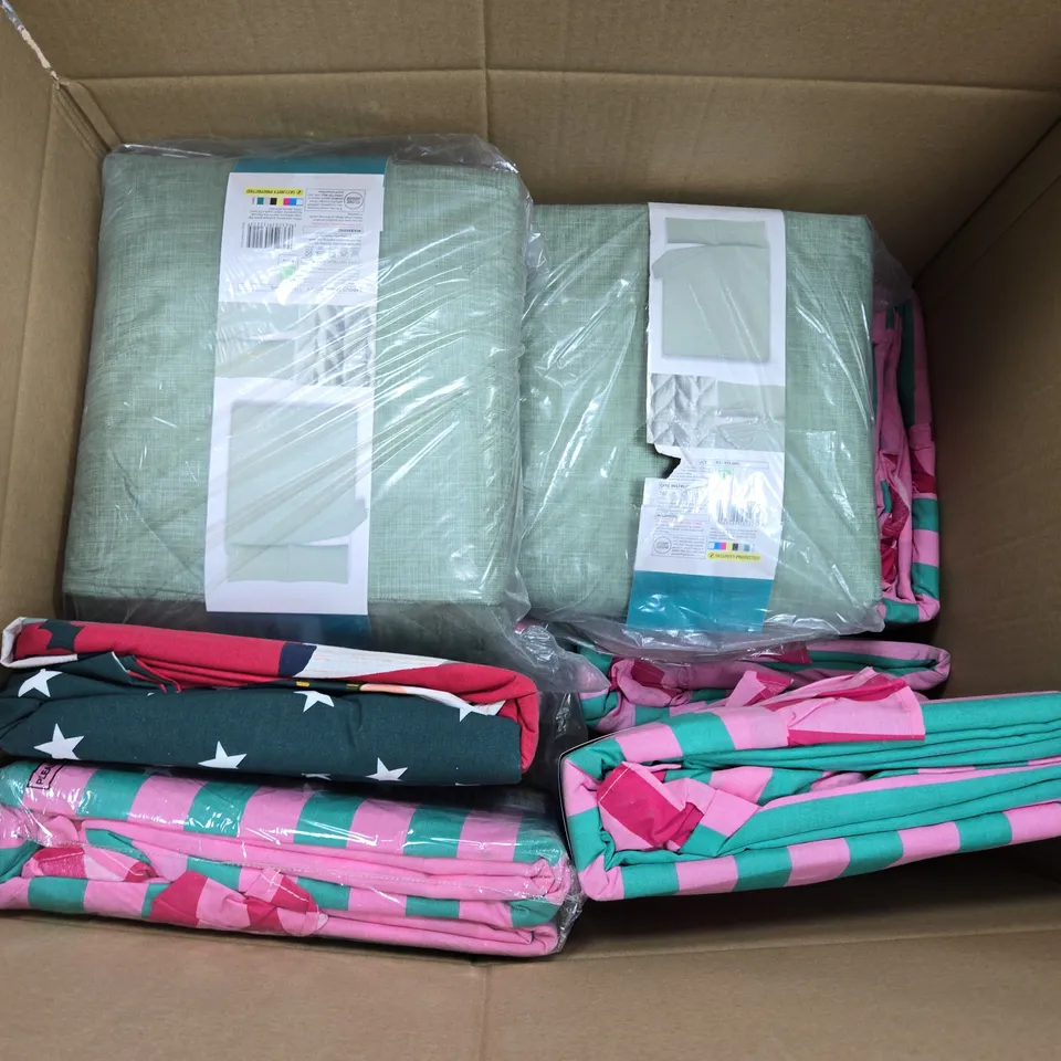 APPROXIMATELY 10 ASSORTED BEDDING ITEMS TO INCLUDE DUVETS - COLLECTIONS ONLY