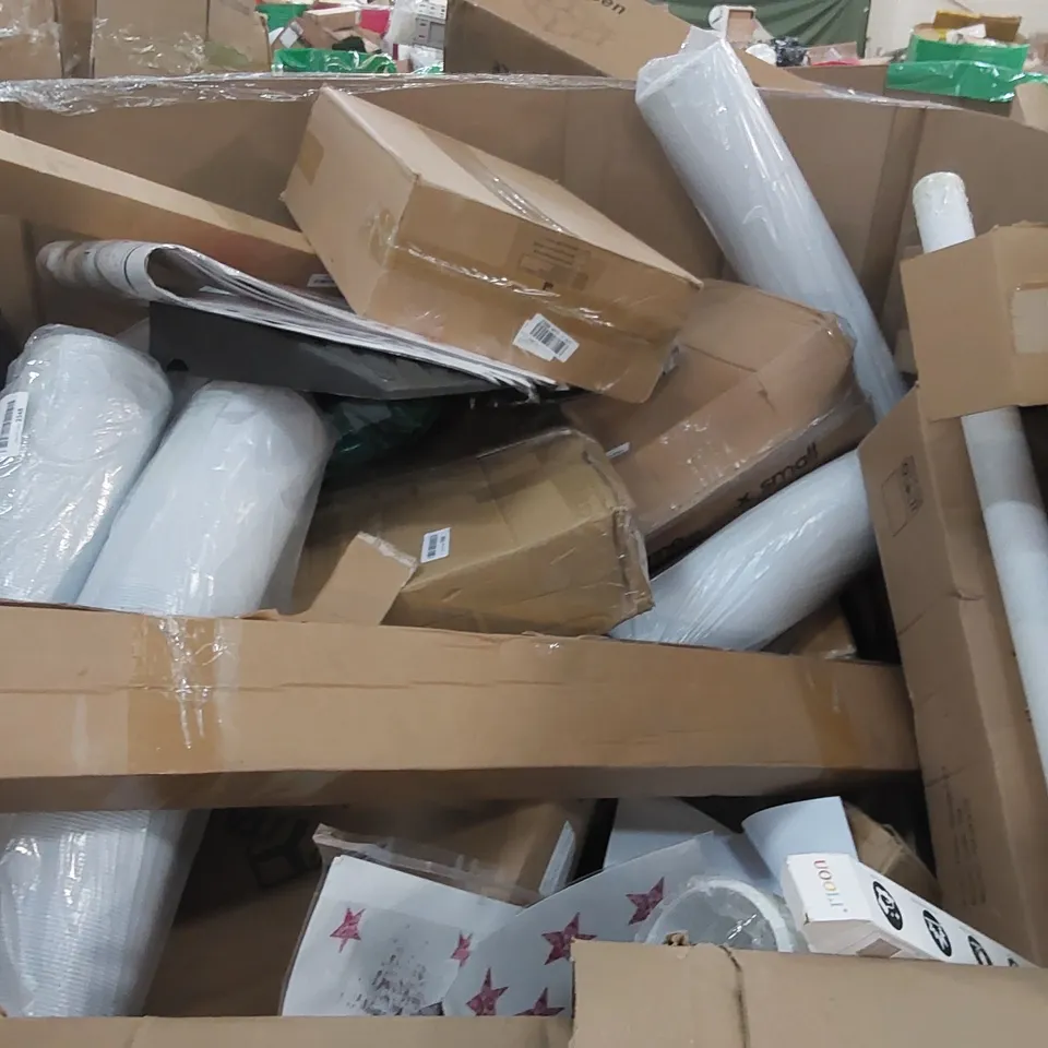 PALLET OF ASSORTED CONSUMER PRODUCTS TO INCLUDE: FOOTBALL GOAL, PORTABLE AIR CONDITIONER PARTS, RUG, VASE AND CANDLES SET, PULL UP BAR ECT