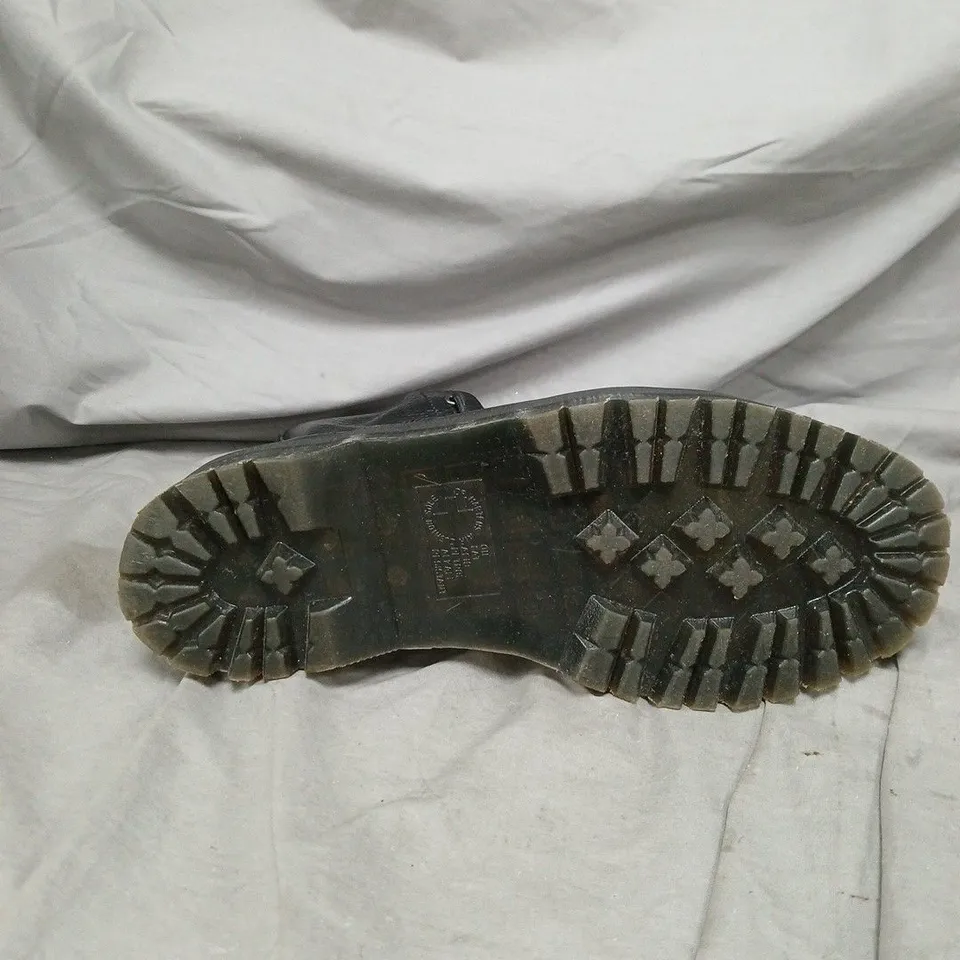 UNBOXED PAIR OF DR MARTENS BLACK LEATHER ANKLE BOOTS WITH YELLOW STITCHING AND AIRWAIR PULL TAB, SIDE ZIP - SIZE 8