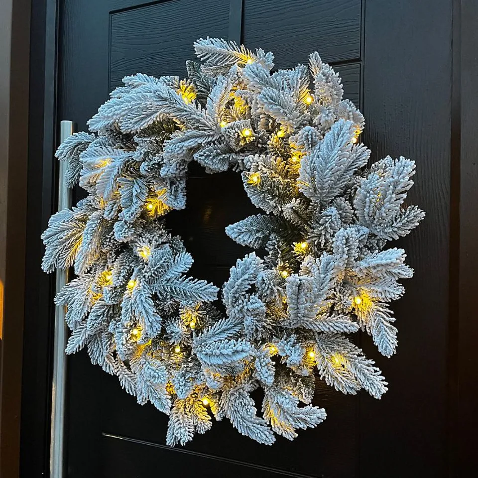 BOXED 60cm PREMIUM MIXED BRANCH PRELIT SNOW FLOCKED CHRISTMAS WREATH - WITH TIMER