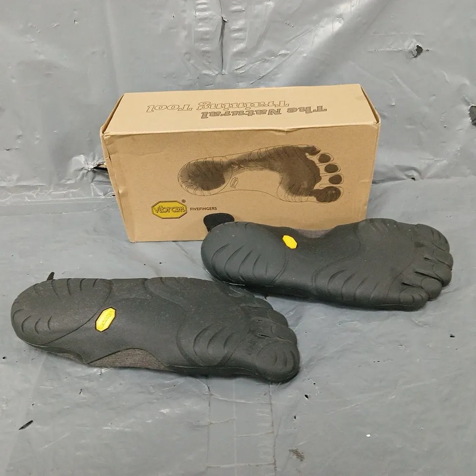 BOXED PAIR OF VIBRANT CLASSIC ECO UK 6.5 