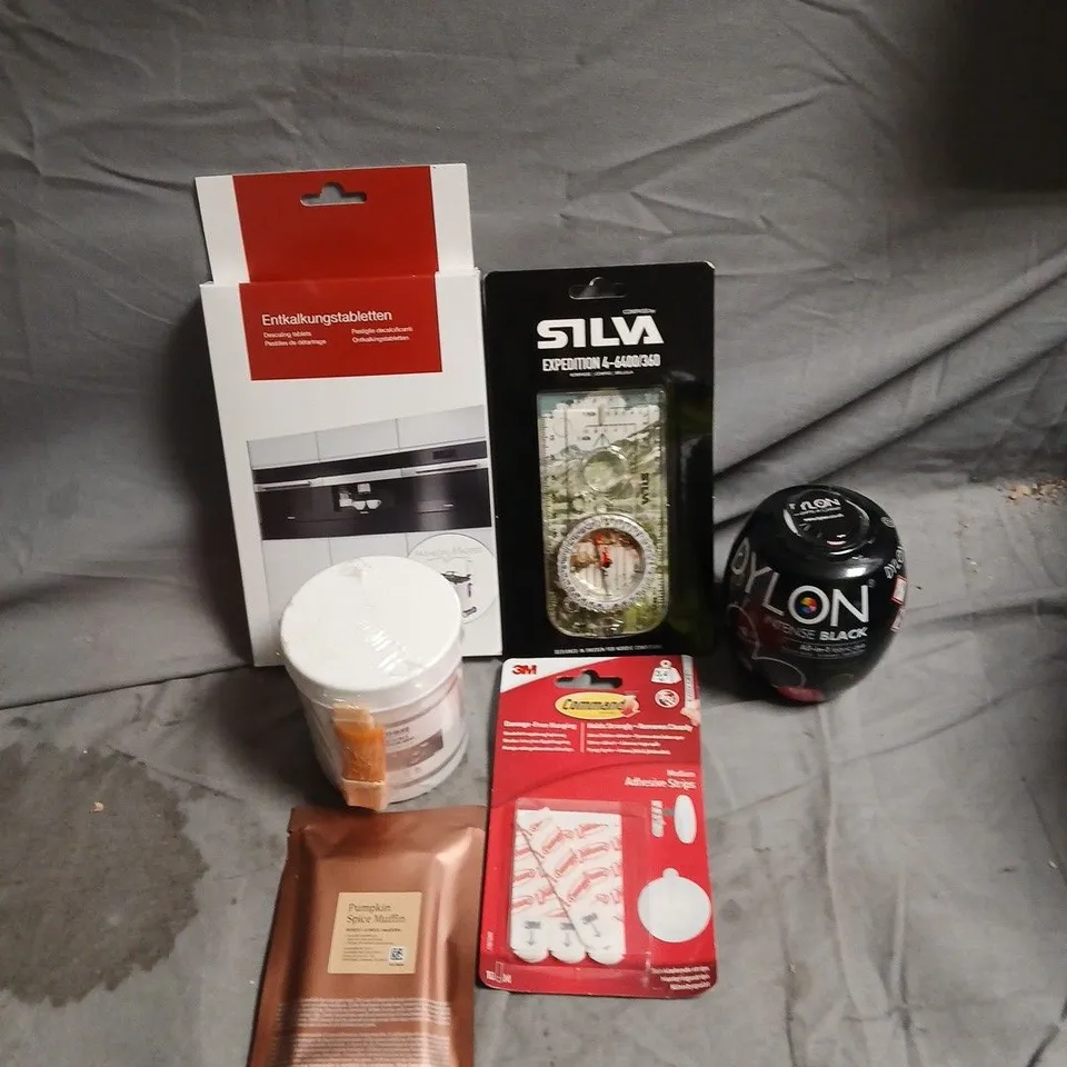 APPROXIMATELY 20 ASSORTED HOUSEHOLD ITEMS TO INCLUDE DYLON INTENSE BLACK FABRIC DYE, COMMAND STRIPS AND SILVA COMPASS