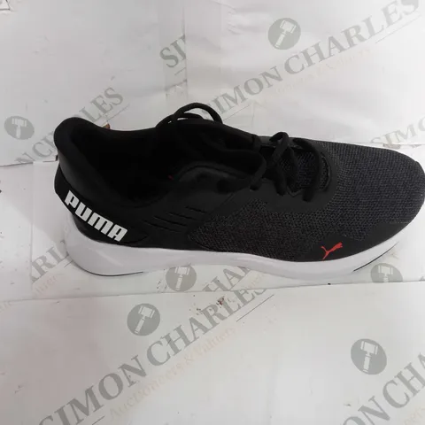 BOXED PAIR OF PUMA RUNNING SHOES IN BLACK AND WHITE - UK SIZE 8