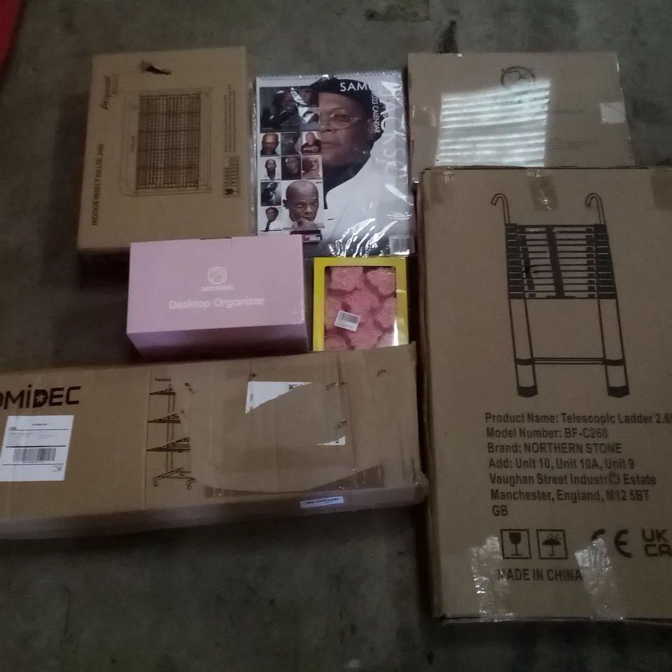 PALLET OF ASSORTED ITEMS INCLUDING TELESCOPIC LADDER 2.6M, HOMIDEC DRYING RACK, POKÉMON COOKIE MOULDS, DESKTOP ORGANIZER, INDOOR INSECT KILLER, SAMUEL L JACKSON 2023 CALENDER 