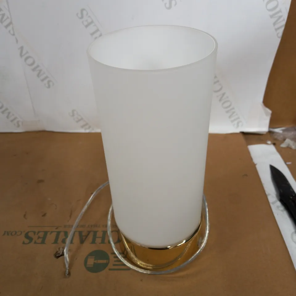 GLASS/METAL WHITE/GOLD TABLE LAMP