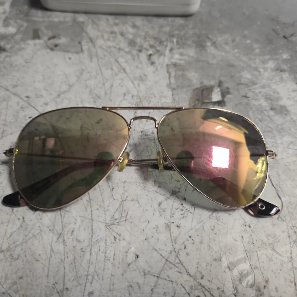 CALVIN KLEIN SUNGLASSES WITH CASE