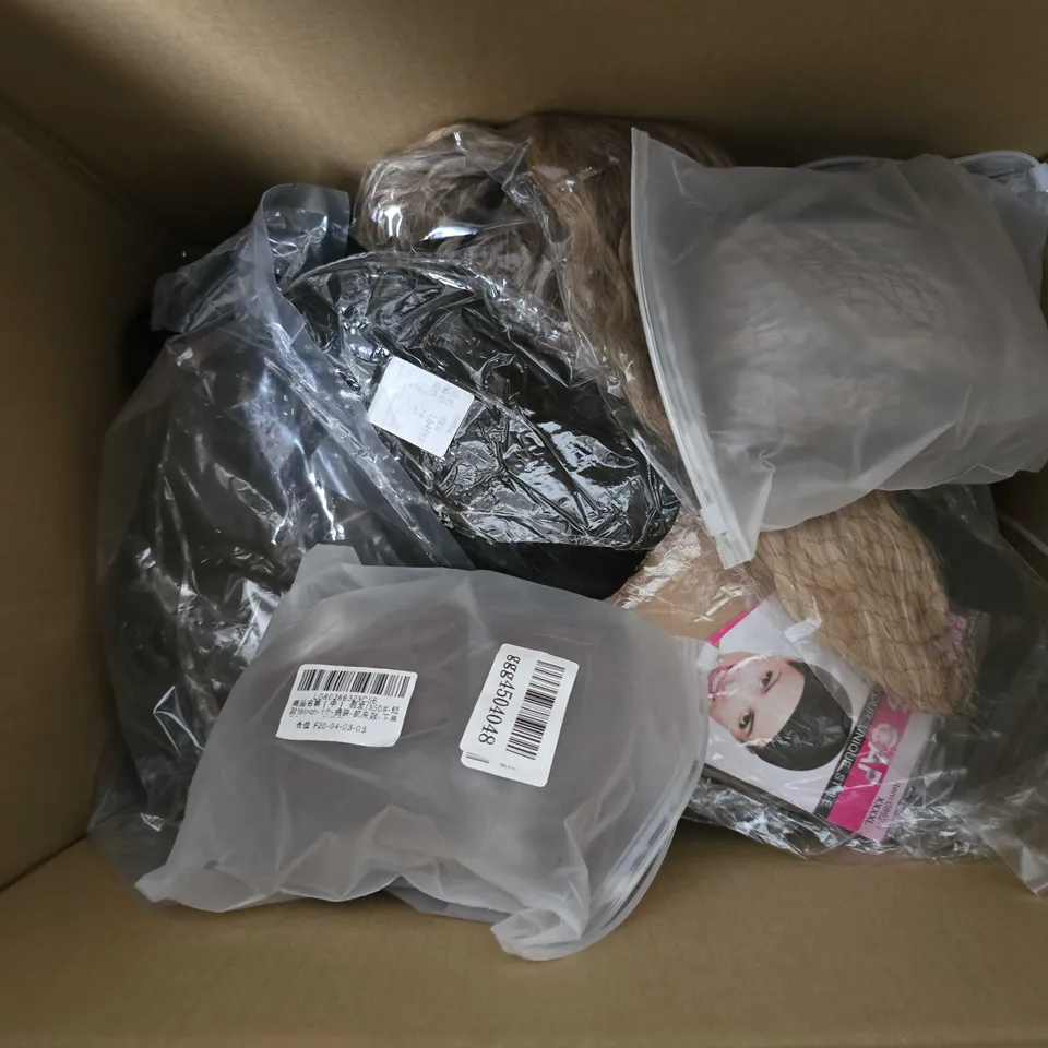 APPROXIMATELY 12 ASSORTED WIGS IN VARIOUS COOURS AND STYLES