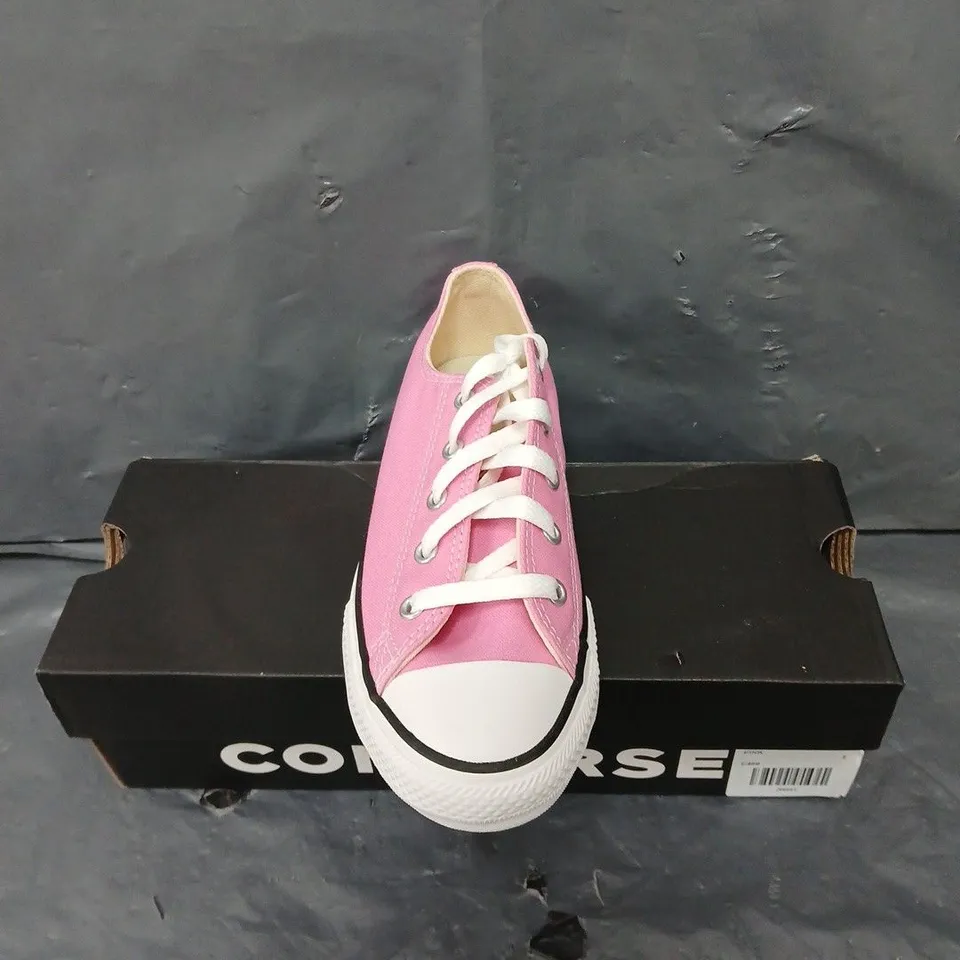 BOXED PAIR OF CONVERSE ALLSTAR TRAINERS IN PINK - 2