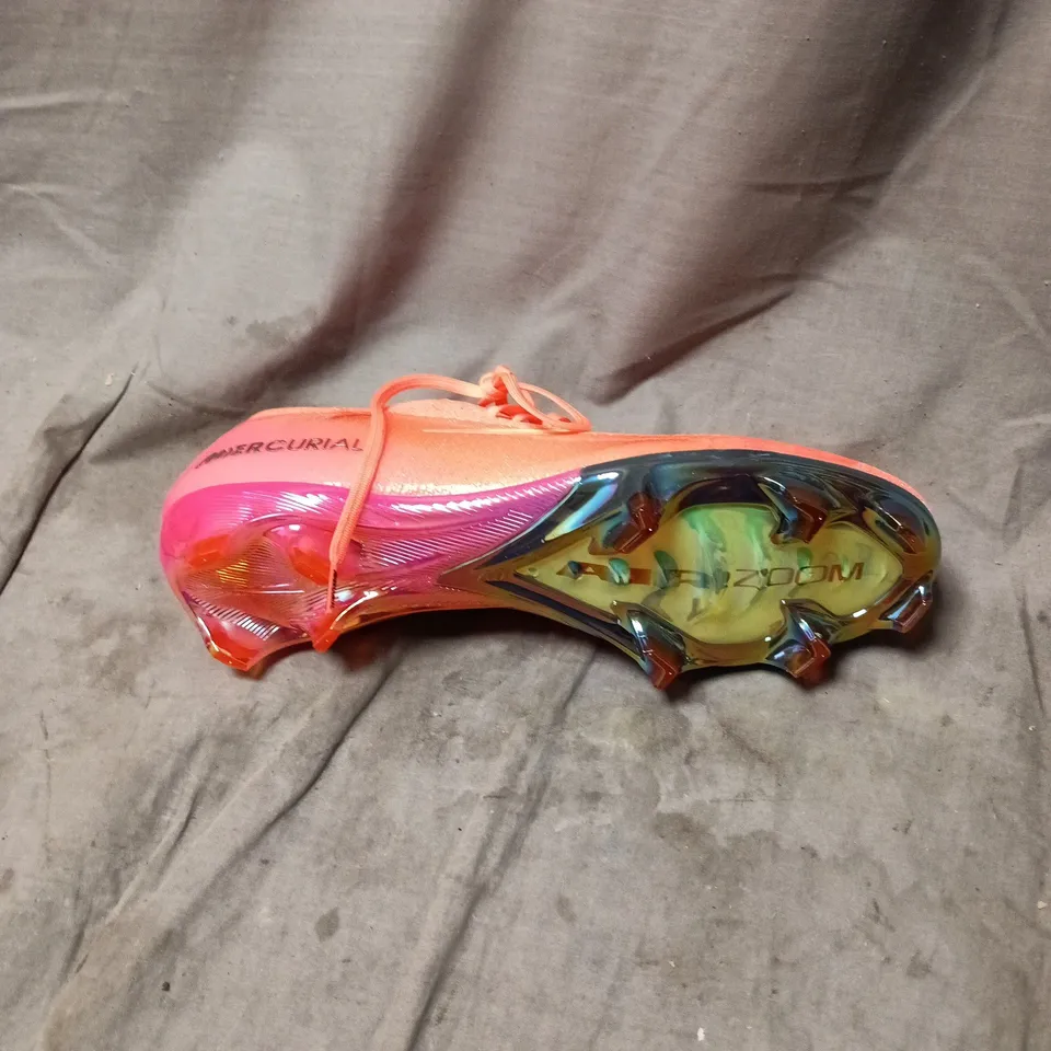 NIKE MERCURIAL SOCCER BOOTS – NEON ORANGE WITH YELLOW SWOOSH SIZE 8.5