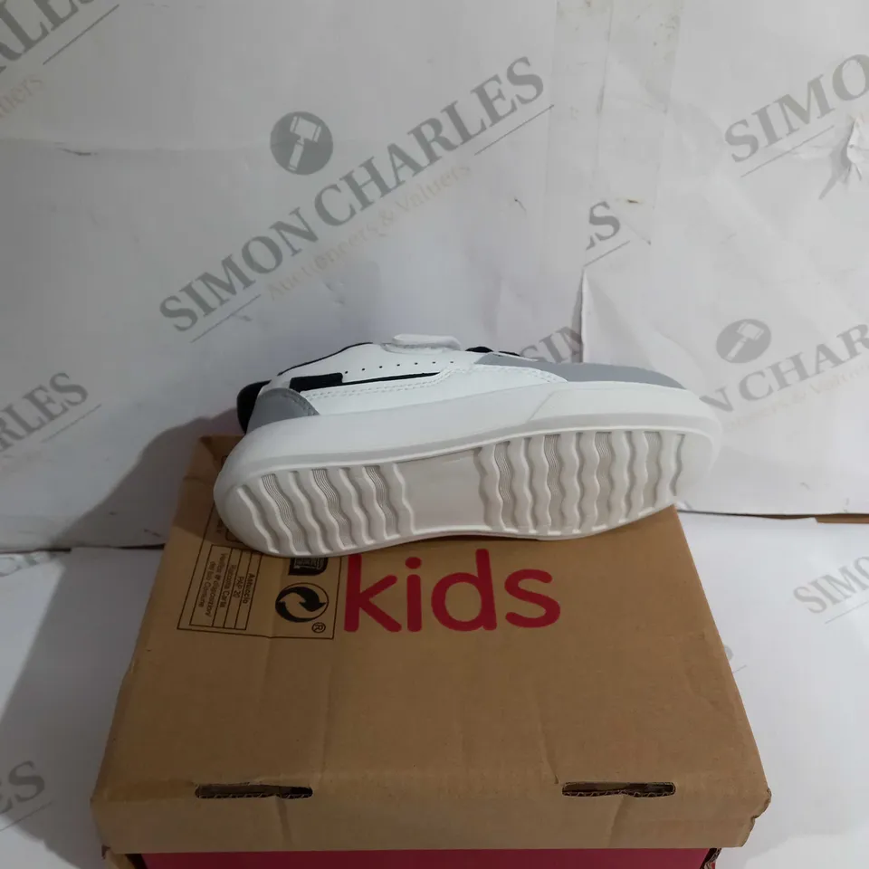 BOXED PAIR OF KIDS TRAINERS VELCRO WHITE AND GREY SIZE 26
