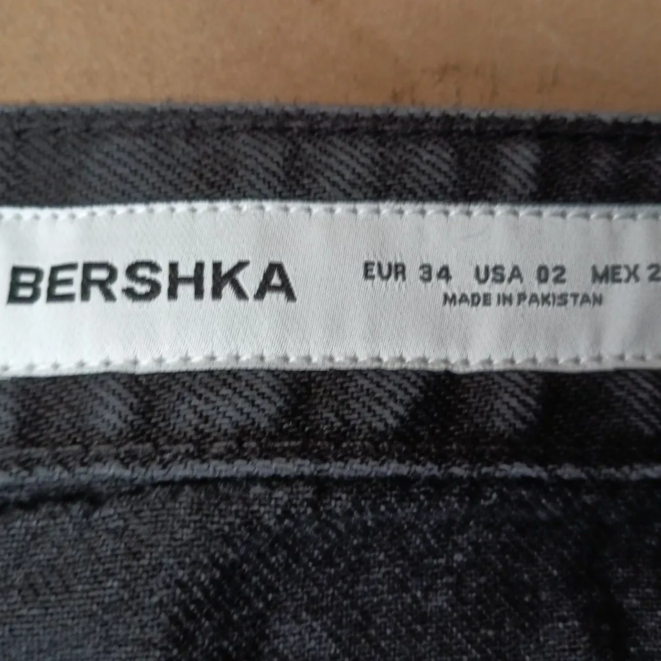 BERSHKA WIDE LOW WAIST JEANS – EU34 TALL 