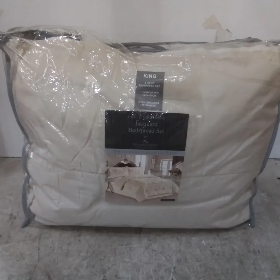 BAGGED GINA BEDSPREAD,  BEIGE // SIZE: KING 