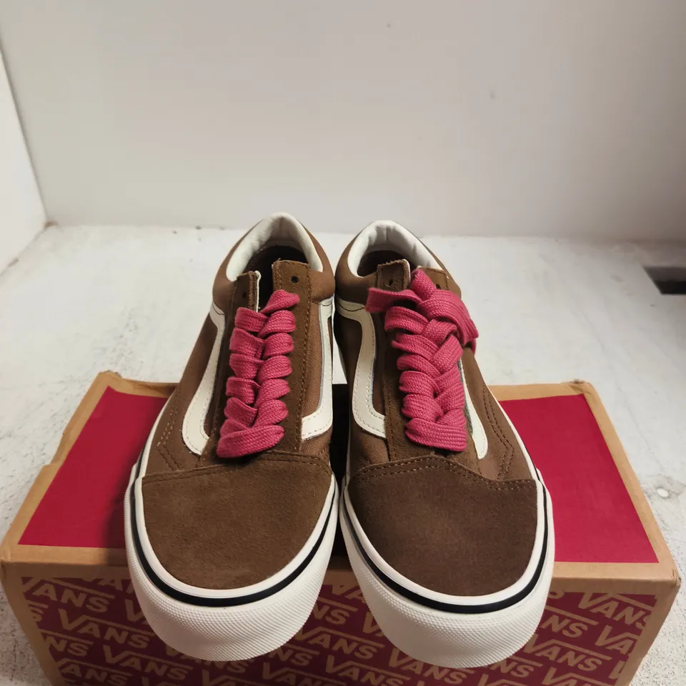 BOXED PAIR OF VANS BROWN SHOES - SIZE 5.5
