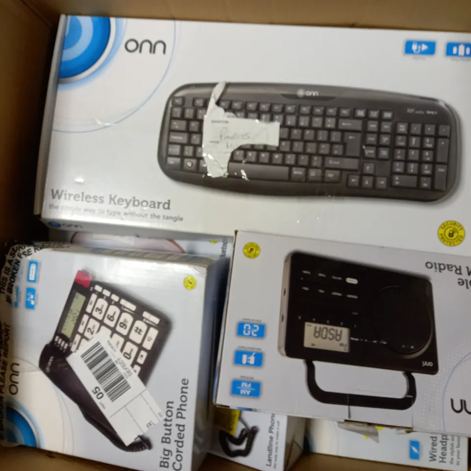 LOT OF APPROXIMATELY 16 ONN PRODUCTS TO INCLUDE PORTABLE AM/FM RADIO, WIRELESS KEYBOARD, BIG BUTTON CORDED PHONE, ETC