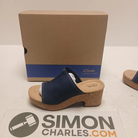 CLARKS COLLECTION WOMEN'S DENIM-BLUE WEDGE SANDALS WITH CORK PLATFORM SIZE 8.5