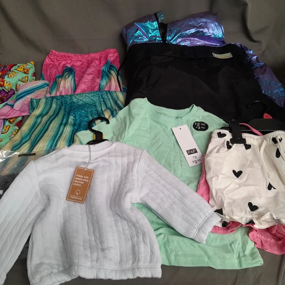 LARGE QUANTITY OF ASSORTED KIDS CLOTHING ITEMS TO INCLUDE BABY TU, F&F AND H&M