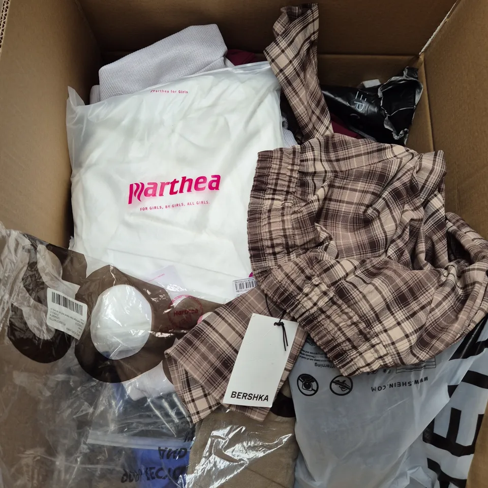 LARGE BOX OF ASSORTED CLOTHING ITEMS IN VARIOUS SIZES, STYLES AND COLOUR 