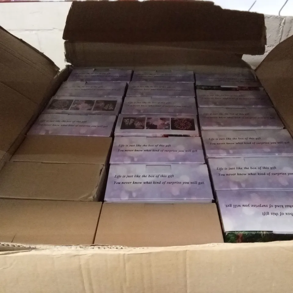 BOX TO CONTAIN A LARGE QUANTITY OF FAISY STRING LIGHTS 