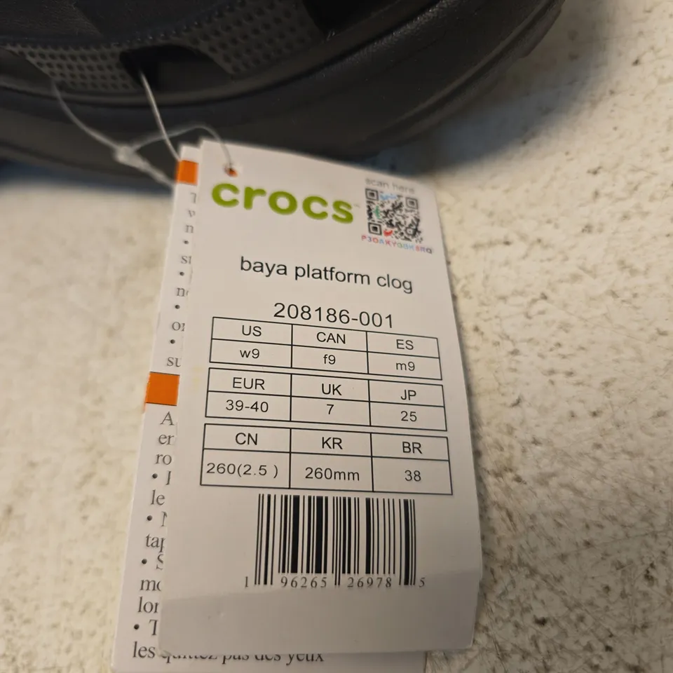 CROCS BAYA PLATFORM CLOG – BLACK, WOMEN’S UK 7 (US W9, EU 39-40)