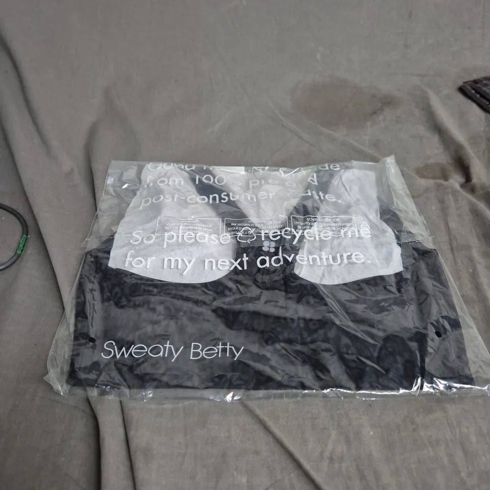 SWEATY BETTY ULTIMATE STUDIO RACERBACK BRA – BLACK PANTHER PRINT, SIZE S